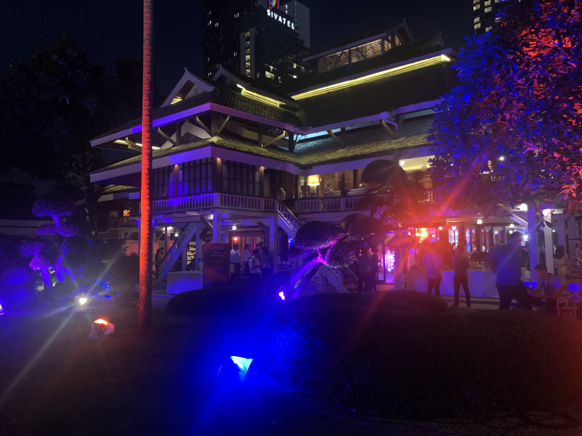 AsecFrontier's tweet photo. #Techsauce in Bangkok definitely gathered all the amazing tech projects into one place. Borderless collaboration shall be the force to move our community forward. #TechsauceGlobalSummit2019 #Bangkok #CentaraGrand #CentralWorld #Technology #Ai #Blockchain https://t.co/KzEcT4zFWm