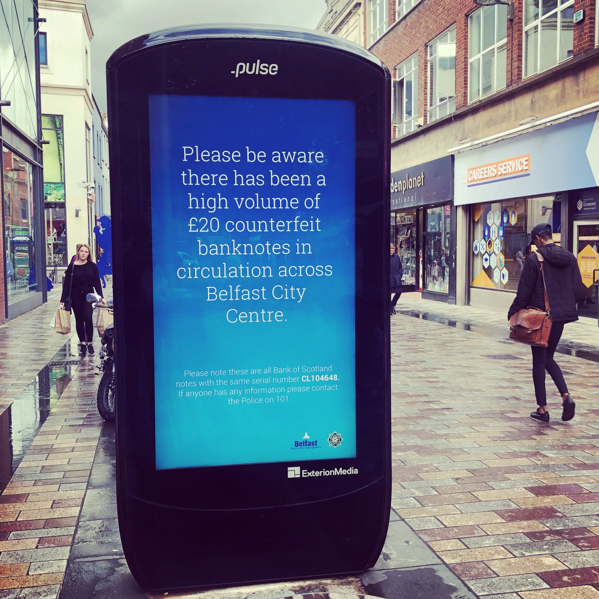 GlobalNIreland's tweet photo. Great use of the โliveโ nature of #pulsesmarthub by @BelfastCentre and @PoliceServiceNI with this reactive message #dooh #reactive #ooh #pulse #belfastcity #targeted #city https://t.co/QvxImFC7dk