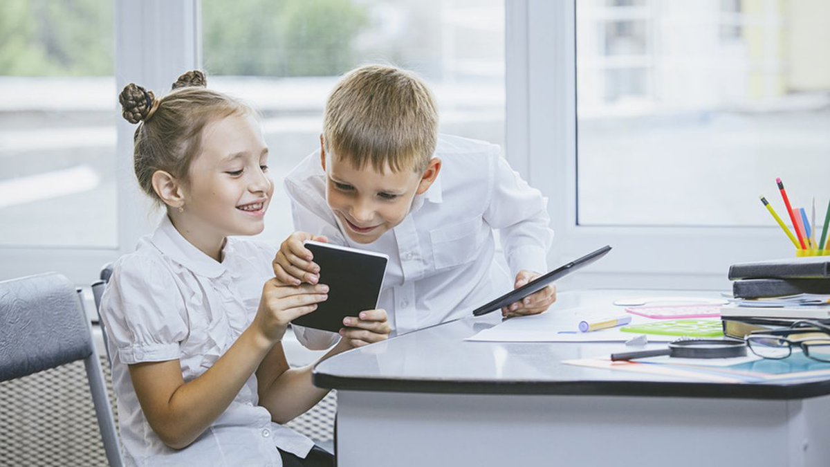 SimforHealth's tweet image. #VendrediLecture | @Cluster_EdTech : L’union fait la force en Nouvelle-Aquitaine, autour des nouvelles technologies liées à l’éducation 👩💻👨🎓"Rendre la technologie utile à l’éducation et la formation" lesechos.fr/partenaires/ec…