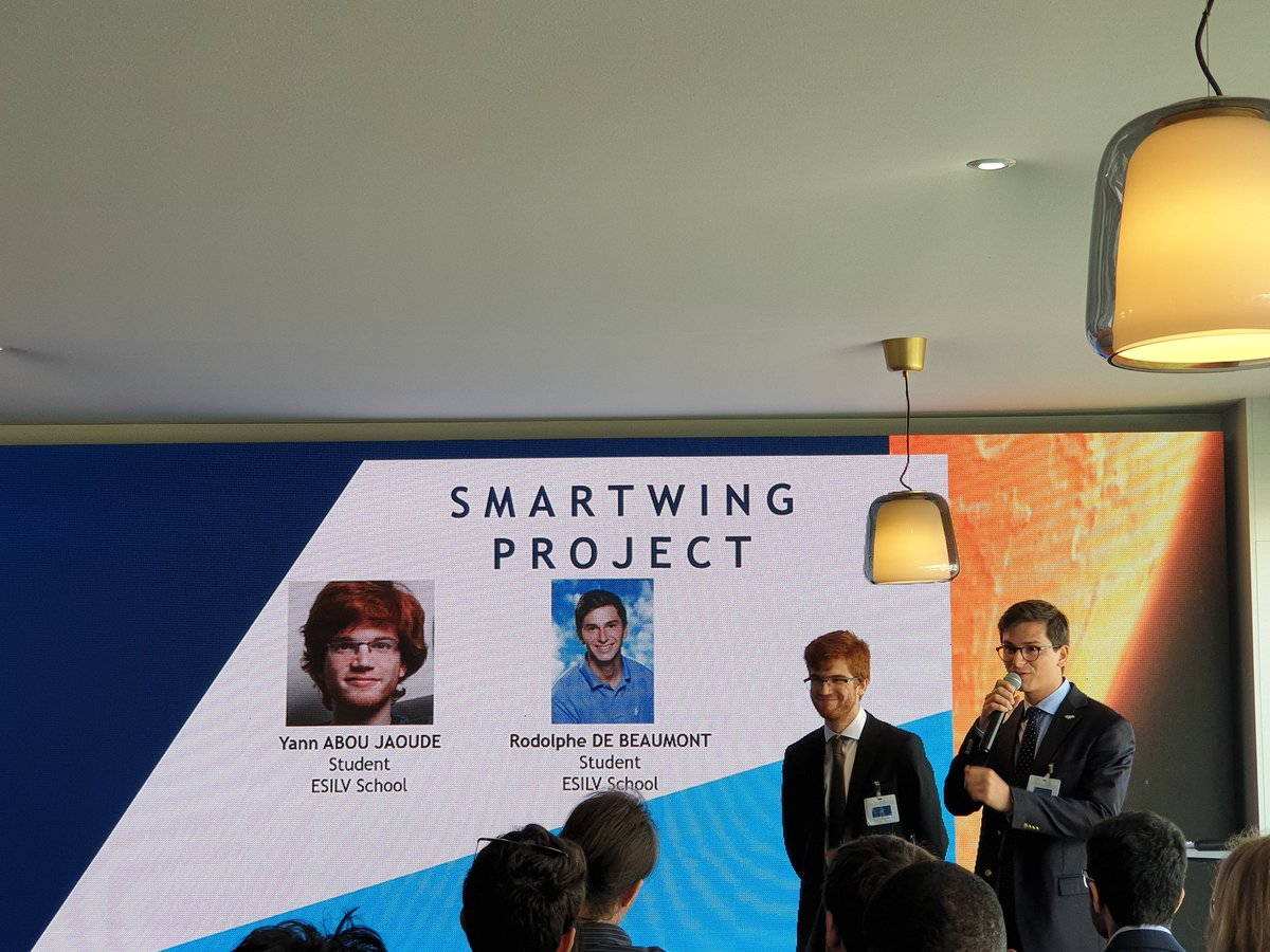 Sebirish's tweet photo. Et c'est parti pour la présentation des etudiants @ESILVparis de @LeoFlyPULV qui ont remporté l'appel à projet @Alten_france avec #SmartWing . Bravo à vous!! Cc @poledevinci https://t.co/gOe661sz6D
