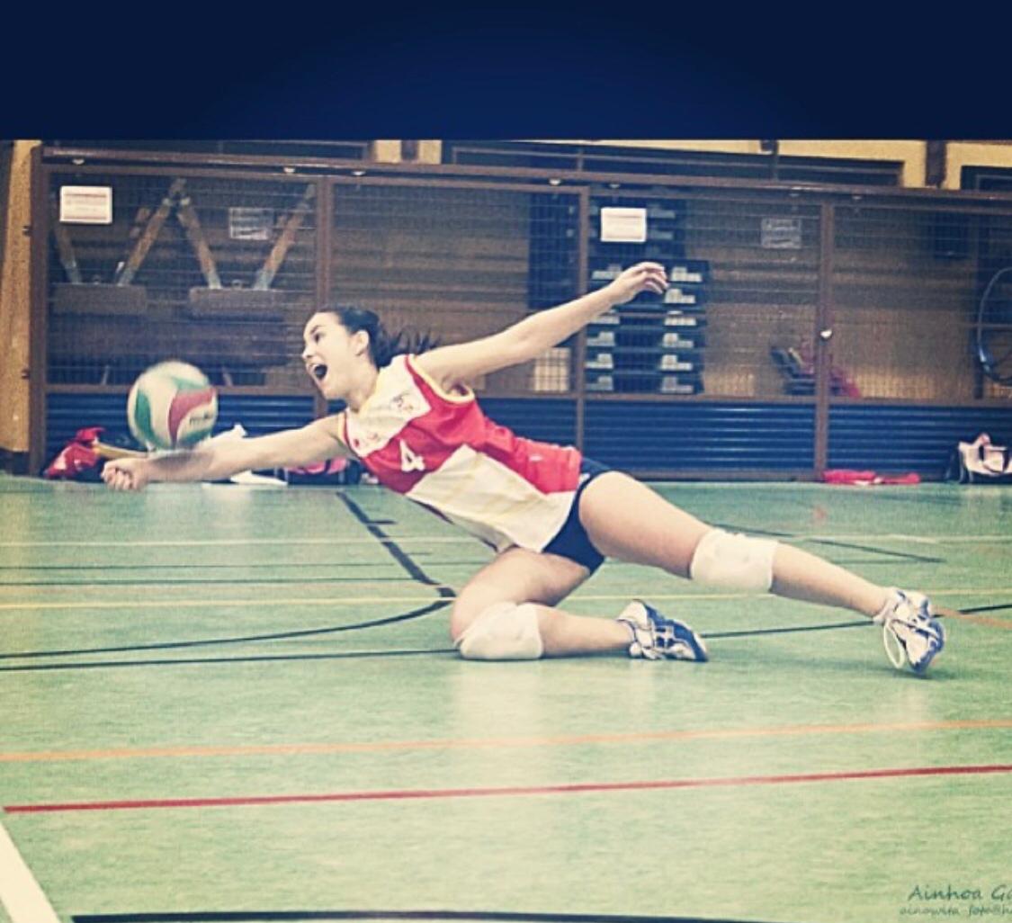 voleysanse's tweet photo. 🏐🆕#CVSnacional❤
😍SIGUE en el primer equipo🥳

Cuarto #CVSímbolo de nuestra cantera Alicia Oliva que con 11 temporadas seguirá siendo nuestra principal receptora en el segundo asalto a la fase de ascenso a Superliga2. https://t.co/J7OaFPz324