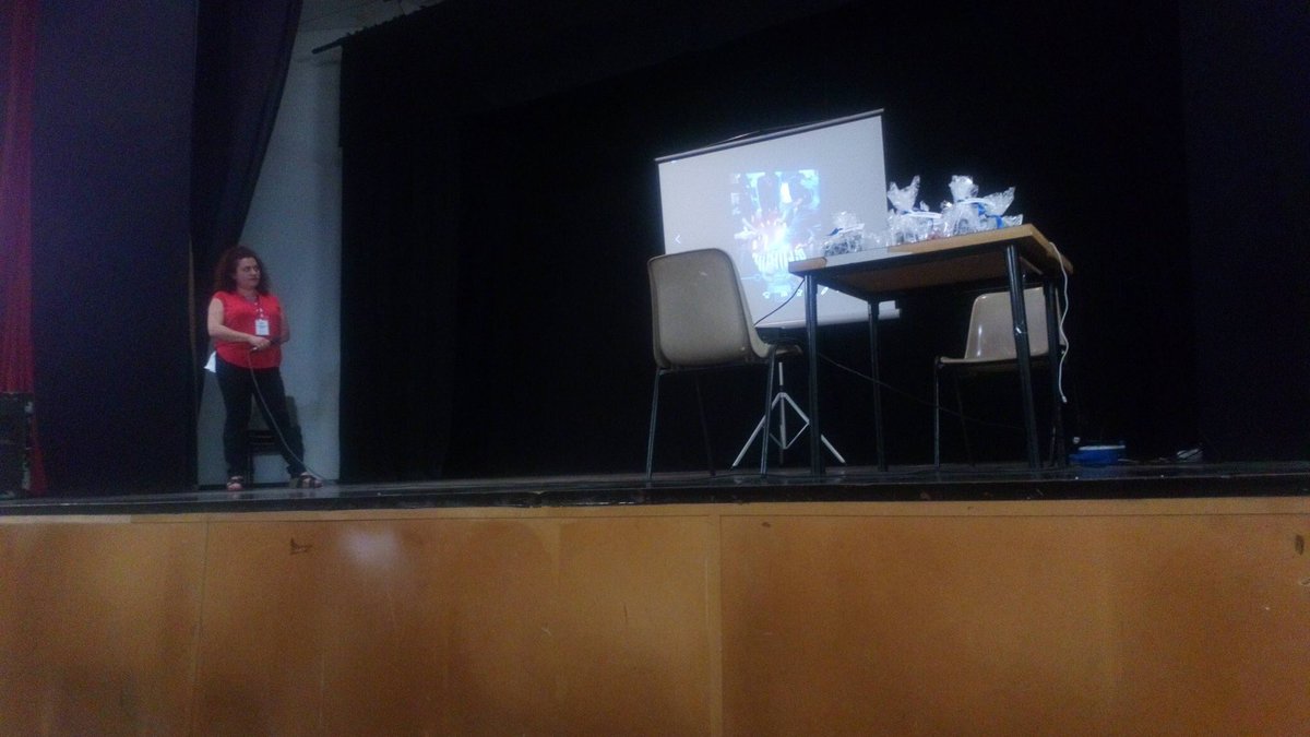 Una vegada acabats els projectes, tanquem la Jornada Jove amb les paraules de les persones que fan possible el programa START, la projecció de "versembrant" i finalment amb la cançó "Això és el CNO". <a href="/start_cno/">Start Noves Oportunitats</a> #SocialMedia #TeamWork #Projectes #TopOfPower #Celebration