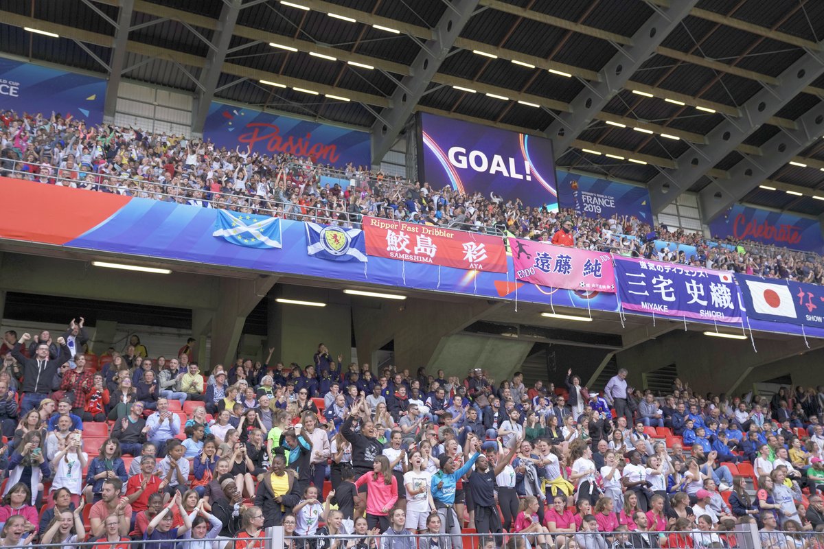 metropolerennes's tweet image. ⚽️L'affiche du 1/8e de finale qui aura lieu au @RoazhonPark est à présent connue : mardi 25 juin, à 21h, les joueuses des Pays-Bas seront opposées à celles du Japon!
 #NED #JPN #FIFAWWC #LeMomentDeBriller #Rennes
🎫Infos et billetterie 👉 fifa.com/FIFAWWC/tickets