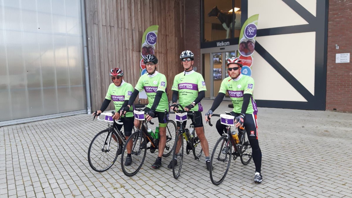 BertPhilipsen's tweet image. Vanochtend gestart met @stofwisseltour @wisselkracht met en voor collega @_Bree006 van team Charel en Stan. Eerste etappe 250 km vandaag. Alle steun is welkom.
