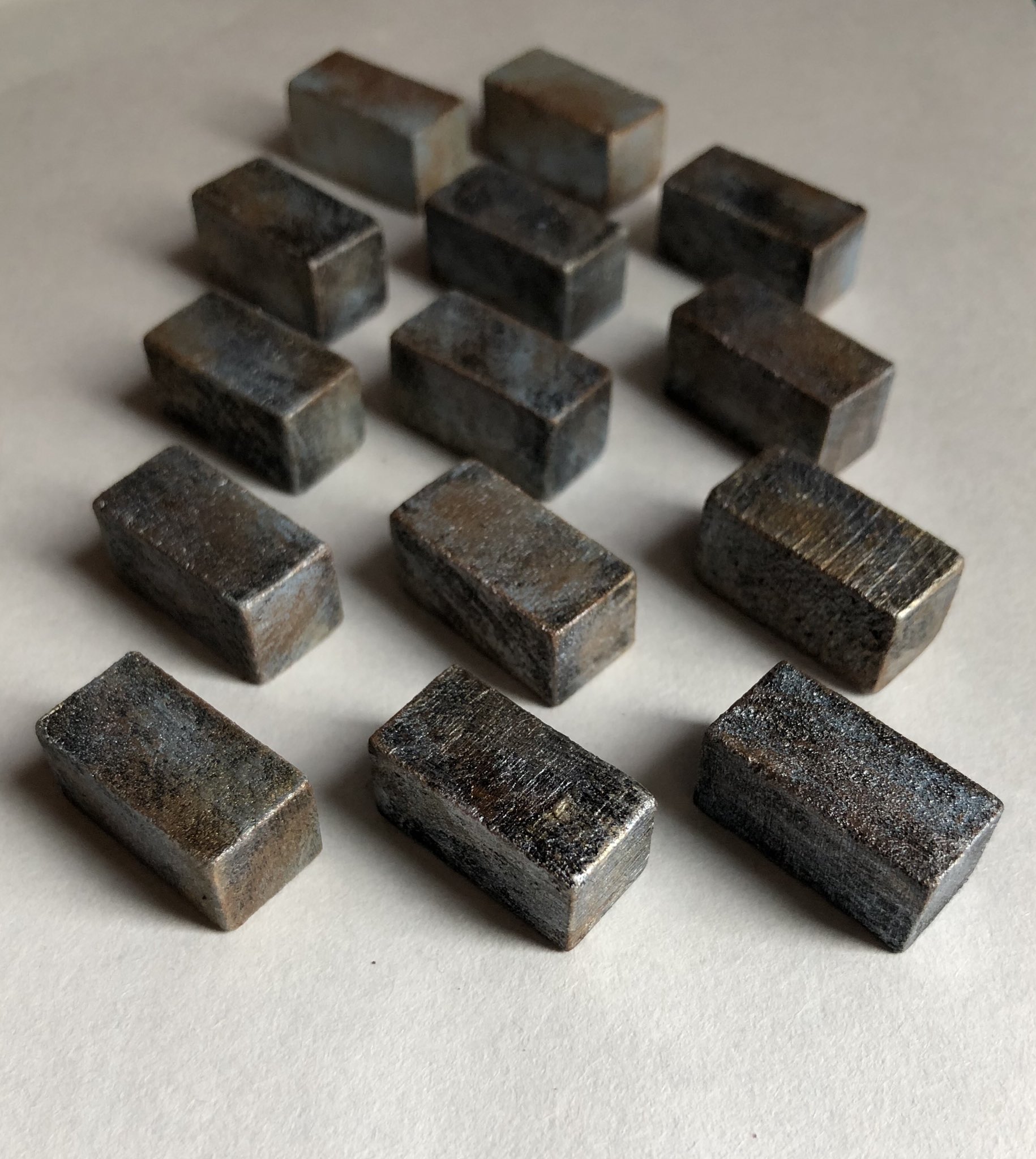 則巻すとんぴぃ 昔作った簡易カウンターを塗装で改造して鉄インゴット風カウンターにしようと思ったら悪い癖が出て錆びさせたくなり 錆びたインゴットをただひたすらに作り続けてから気づいた あれ 数字どうしよ サプ愛 T Co Md0zy48ove