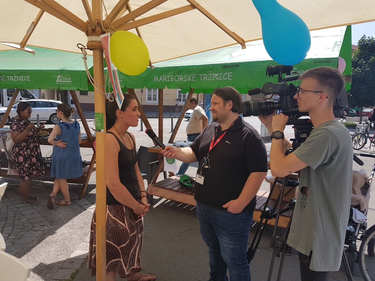 pandpas's tweet photo. Yesterday, June 20, was a #WorldRefugeeDay. PandPAS project in Slovenia co-organized gathering in Maribor to celebrate this special day along with MKC Maribor, Slovenian philanthropy and Municipality of Maribor. We were enjoying the company of refugees, living in Maribor...(1/3) https://t.co/wpzSEUJVNa