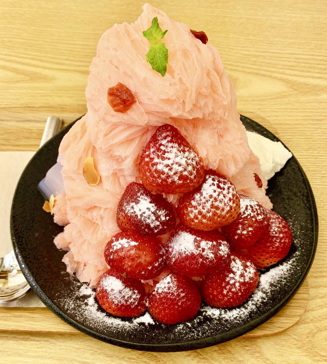 あさだみほ V Twitter 表参道のhomibing ホミビン で生イチゴホミビンとベリーベリーパンケーキ こういう系のカキ氷は初めて食べたけどめっちゃ美味しい 美味しいけど腹弱は死ぬ 友達とシェアして頂きました パンケーキ も生地がふわふわプルプルしてて美味 表参道 あさだみほ V Twitter 表参道のhomibing ホミビン で生イチゴホミビンとベリーベリーパンケーキ こういう系のカキ氷は初めて食べたけどめっちゃ美味しい 美味しいけど腹弱は死ぬ 友達とシェアして頂きました パンケーキ も生地がふわふわプルプルしてて美味 表参道
