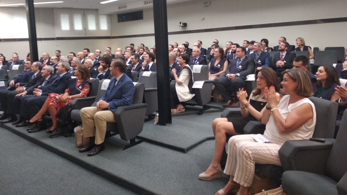 IEExecutiveEdu's tweet photo. Ayer celebramos el Acto de Clausura del Advanced Management Program ediciones regionales de @IEExecEducation. Han sido meses de aprendizaje, experiencias, desarrollo personal y profesional y crecimiento directivo que llegan a su fin. ¡Enhorabuena a los graduados! #IEAMP https://t.co/zPOSlBFXDy