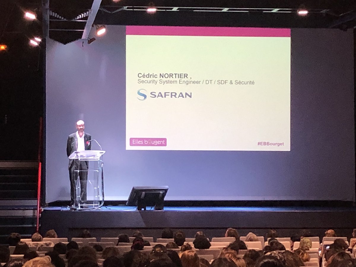 IPSA's tweet photo. La journée @ellesbougent au @salondubourget s’est terminée par une plénière avec plusieurs intervenantes témoignants que « Oui les métiers techniques et industriels sont ouverts et accessibles aux femmes quelque soit le poste » #EBBourget https://t.co/yetZjGz1zO