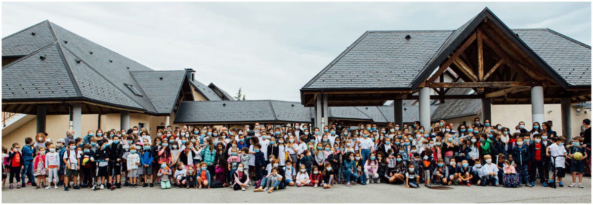 nobitume74330's tweet photo. L'incroyable photo de l'école d'Epagny. Quelle mobilisation ! https://t.co/VUbwdLaAOW
