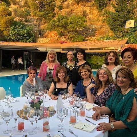 ΟΜΙΛΟΣ ΚΗΦΙΣΙΑΣ
Την Τετάρτη 19/6 πραγματοποιήθηκε η Αλλαγή Ηγεσίας του Ομίλου στον υπέροχο χώρο του Politia Tennis Club.
Η βραδιά έκλεισε με χορό και διασκέδαση και ανταλλαγή ευχών για ένα χαρούμενο και ξεκούραστο καλό καλοκαίρι.