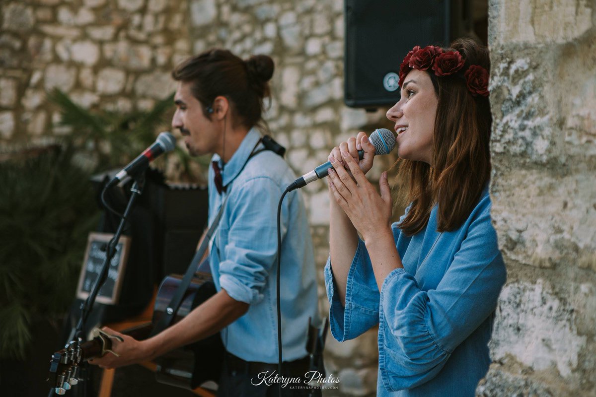 [BREAKING NEWS] L'équipe de Lyon Mariage vous souhaite une belle fête de la musique ! 

Crédits : Hello You 

#fetedelamusique #lyon #mariage #lyonmariage #wedding #music #weddingmusic #musicmariage #musiciens #musique