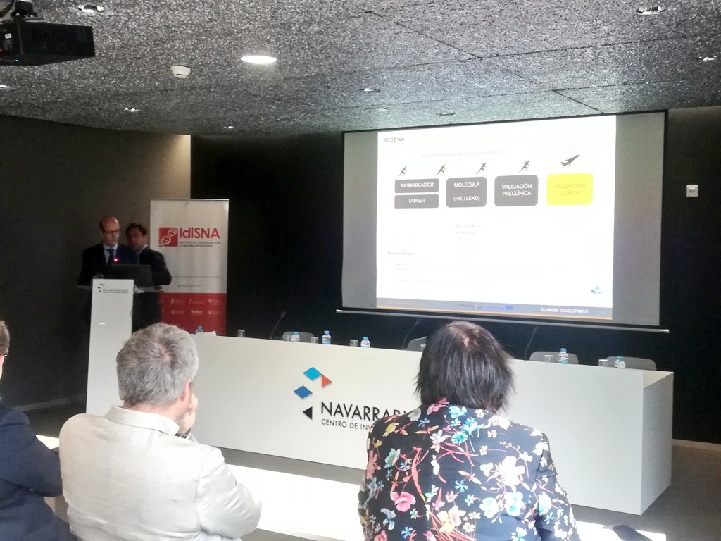 EEN Universidad de Navarra (@een_unav) on Twitter photo 🏥 Hoy nos encontramos en <a href="/idisnanavarra/">IdiSNA Navarra</a> <a href="/navarrabiomed/">Navarrabiomed</a> atendiendo la presentación de la ♥️ Iniciativa de Refuerzo de la Competitividad del sector salud de <a href="/Sodenavarra/">Sociedad de Desarrollo de Navarra</a>. Turno ahora del Dr. Prosper que nos ilustra sobre generación de valor en Biofarma 🔬💊⚗️ 🏥 Hoy nos encontramos en <a href="/idisnanavarra/">IdiSNA Navarra</a> <a href="/navarrabiomed/">Navarrabiomed</a> atendiendo la presentación de la ♥️ Iniciativa de Refuerzo de la Competitividad del sector salud de <a href="/Sodenavarra/">Sociedad de Desarrollo de Navarra</a>. Turno ahora del Dr. Prosper que nos ilustra sobre generación de valor en Biofarma 🔬💊⚗️