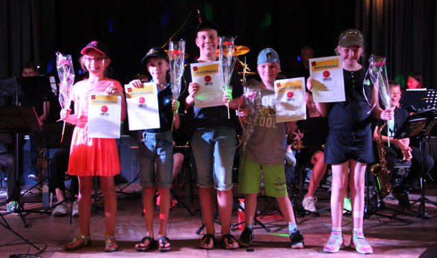 Jonge muzikale talenten schitteren tijdens Kids in Concert - weekbladwestbetuwe.nl/lees/752698/ti…