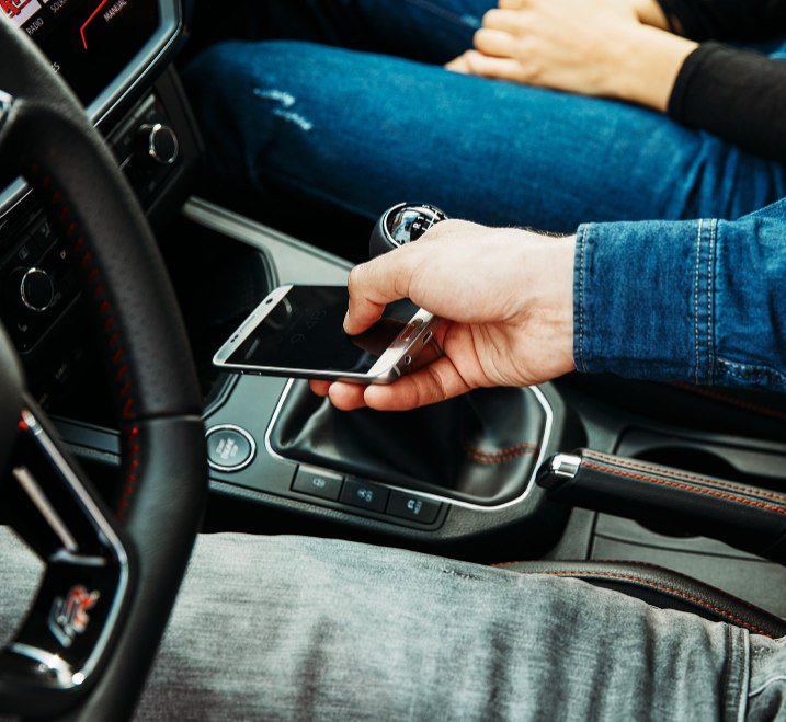 SeatCormosa's tweet photo. ¿Tu #smartphone viaja siempre contigo? Llega el #verano ☀️ y tu coche se convierte en un gran compañero de viaje.
📲 Activa el sistema #FullLink y llévate un 15% de descuento. ¡Sólo hasta el 31 de julio! ;) https://t.co/KBUCORCphb