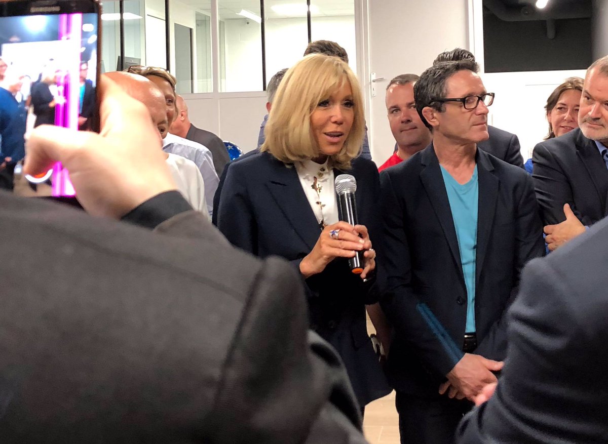 BenoitCampargue's tweet photo. Honoré d'avoir présenté les valeurs du sport comme leviers d'inclusion à Madame La Présidente Brigitte @Macron venue soutenir notre équipe @PassSportPourlEmploi Merci à @SodexoGroup @DanoneFR @Paris @FDJ @fondationratp #USmetro et à tous nos partenaires. https://t.co/CnrVnjlbL5