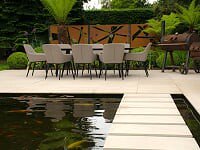 20mm porcelains showing off their best side, thanks to the talented <a href="/RH_GardenDesign/">Robert Hughes Studio</a> for sending us the fab photos