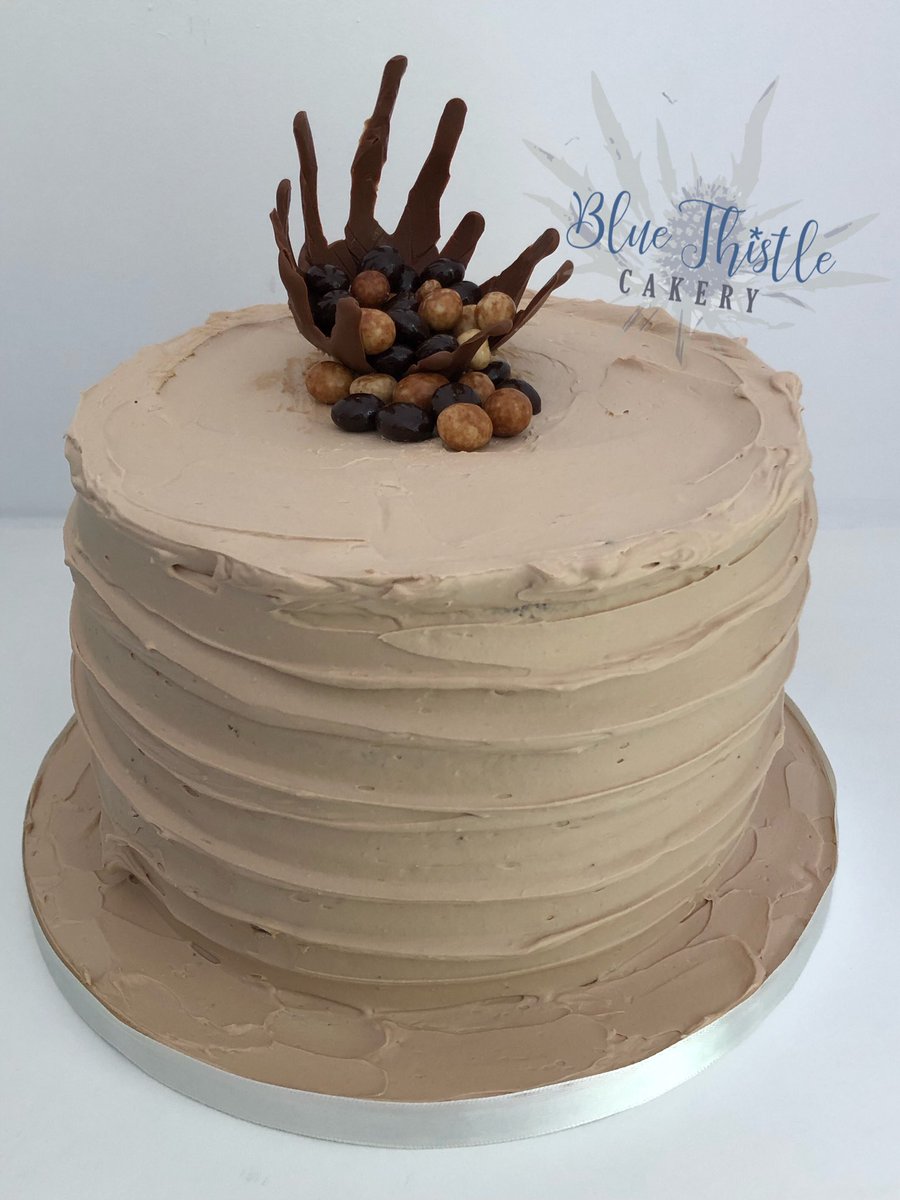 BlueCakery's tweet photo. Italian meringue buttercream is simply unreal! So smooth and creamy and soft and lush and and and 🤤 This one was a coffee chocolate cake #bluethistlecakery #bespokecakes #coffeechocolatecake #italianmeringuebuttercream #chocolatecoffeebeans #macclesfield #wilmslow #cheshirelife https://t.co/TijkZbR3p2
