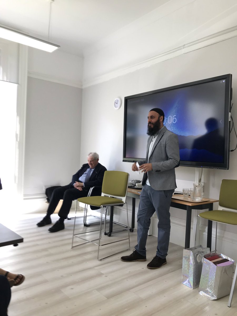 SarahParnacott's tweet photo. Engaging, insightful, eloquent and knowledgeable orator Chris Hewer visited @Ashgate_Hospice and talked to our audience  and offered us an invaluable insight into Islam.#letstalkinclusion, #equalityanddiversity @FarooqSaddique6 https://t.co/hmqzYGzmyL