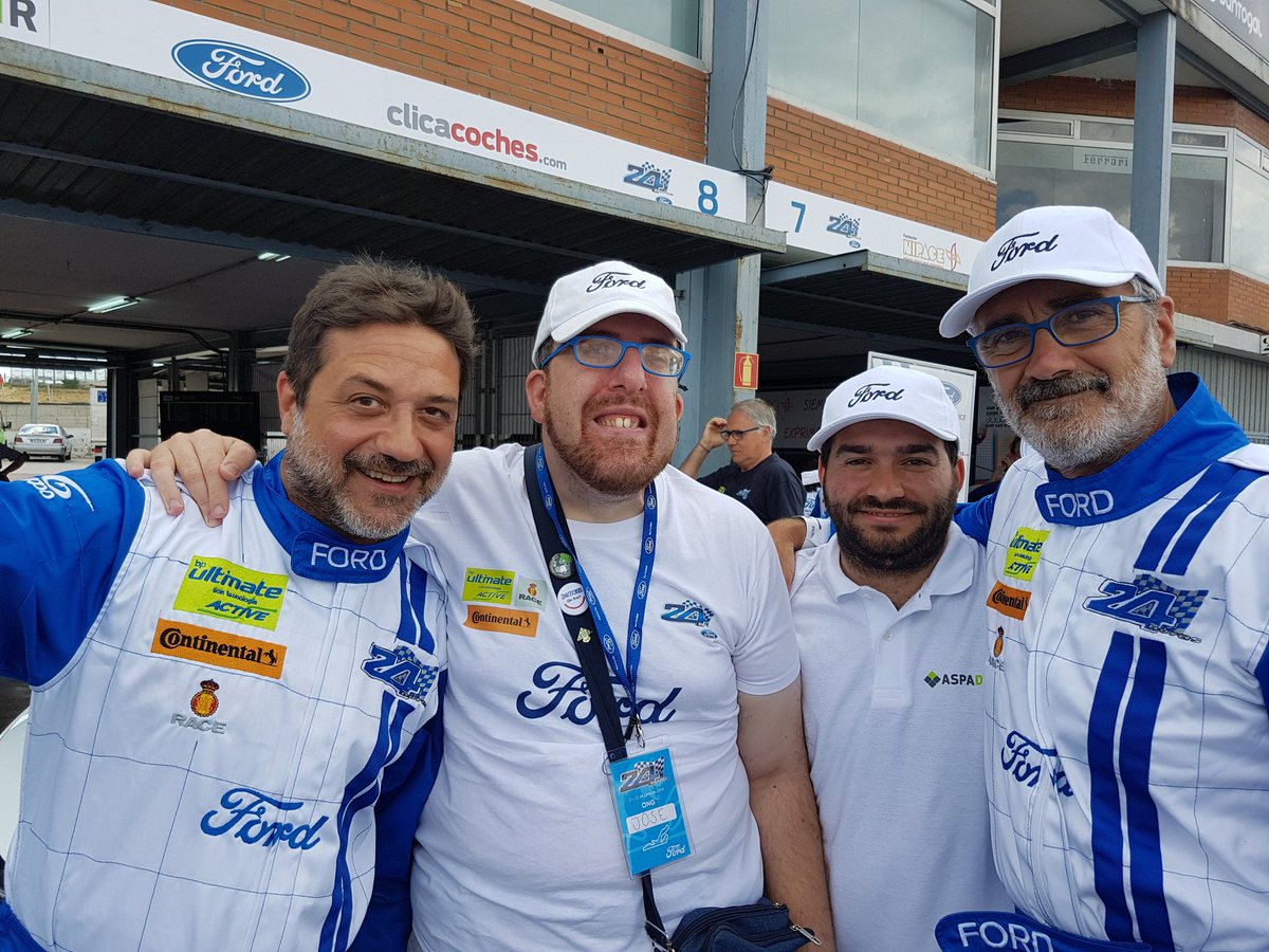 aspadir_'s tweet photo. Menudos embajadores de lujo que tenemos @FordSpain https://t.co/mMkHZuVv3t