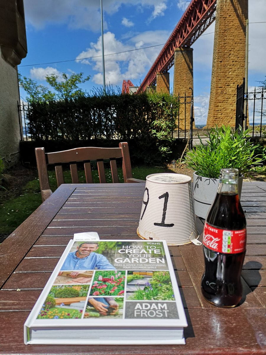 Nice spot beneath @forthrailbridge at #hawespier for some light reading. Looking forward to being on @frostatwork course in July 😍