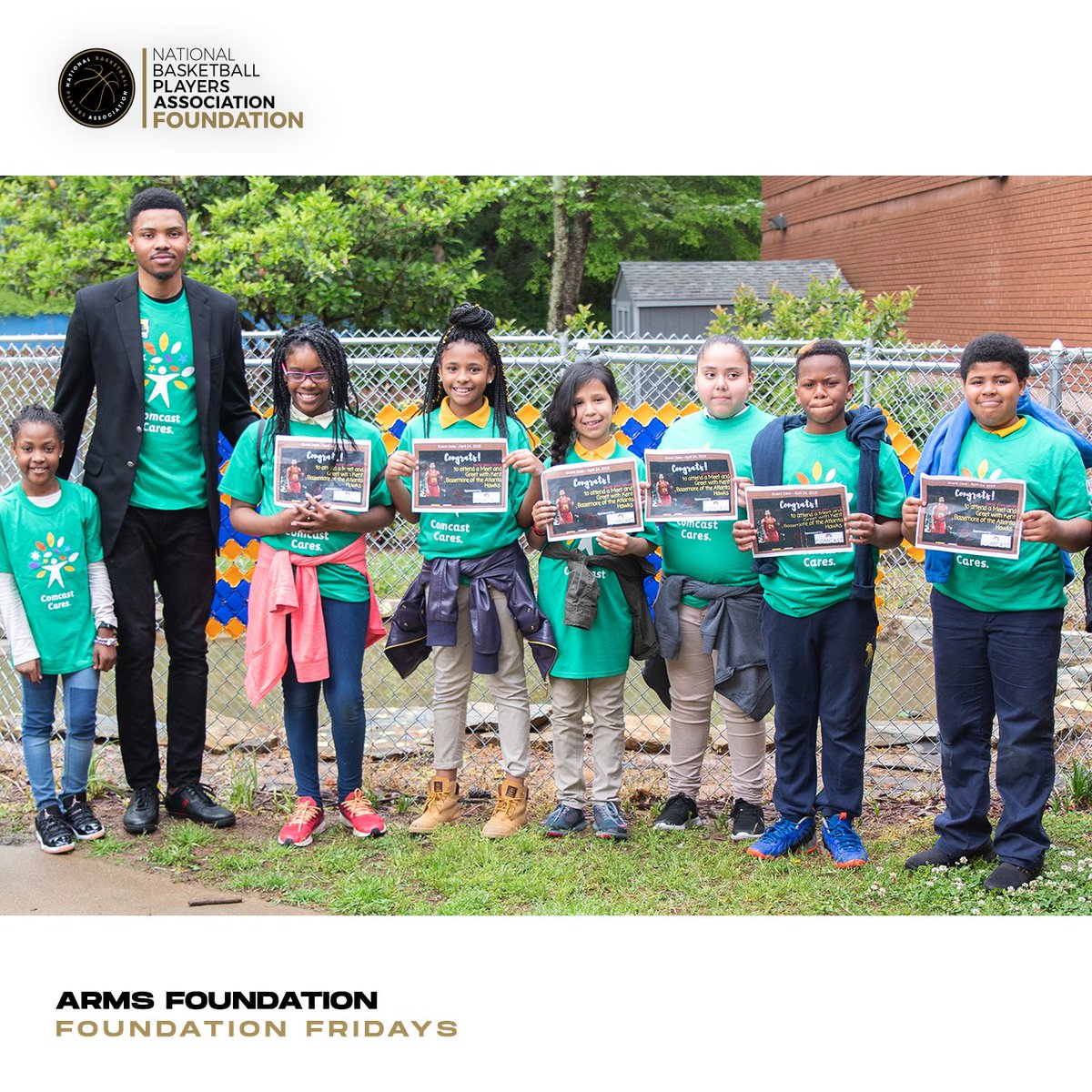 TheNBPA's tweet photo. NBPA #FoundationFridays

@24Bazemore and his foundation, @ARMS_Foundation, help young people develop the skills necessary for future success with a focus on educational excellence, careers in tech, and the pursuit of healthier lifestyles through proper nutrition. https://t.co/D2z1iHfoPU
