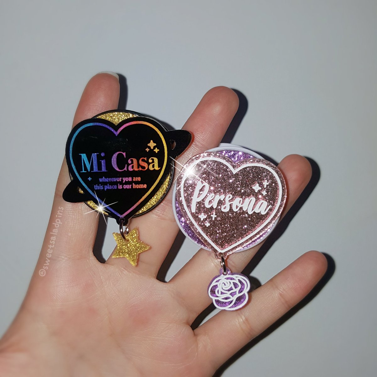 sweetsalad_'s tweet photo. RT plz) First product drop!! Adorable dangling griptok! 🌈✨
These are 2 types : Glittery Persona with purple rose charm 🌹💖 AND Rainbow Mi Casa Planet with gold star charm 🌟💛
#BTS #Persona #MiCasa #btsgriptok #btsgoods #방탄그립톡 https://t.co/FWBfR6zTwG