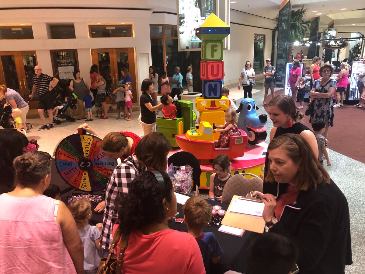 Had a great time yesterday at <a href="/RegencySquare/">Diane Gray McCray</a> hanging with the cool kids at the petting zoo, spinning the prize wheel, and signing up Superstars for our paid research projects.