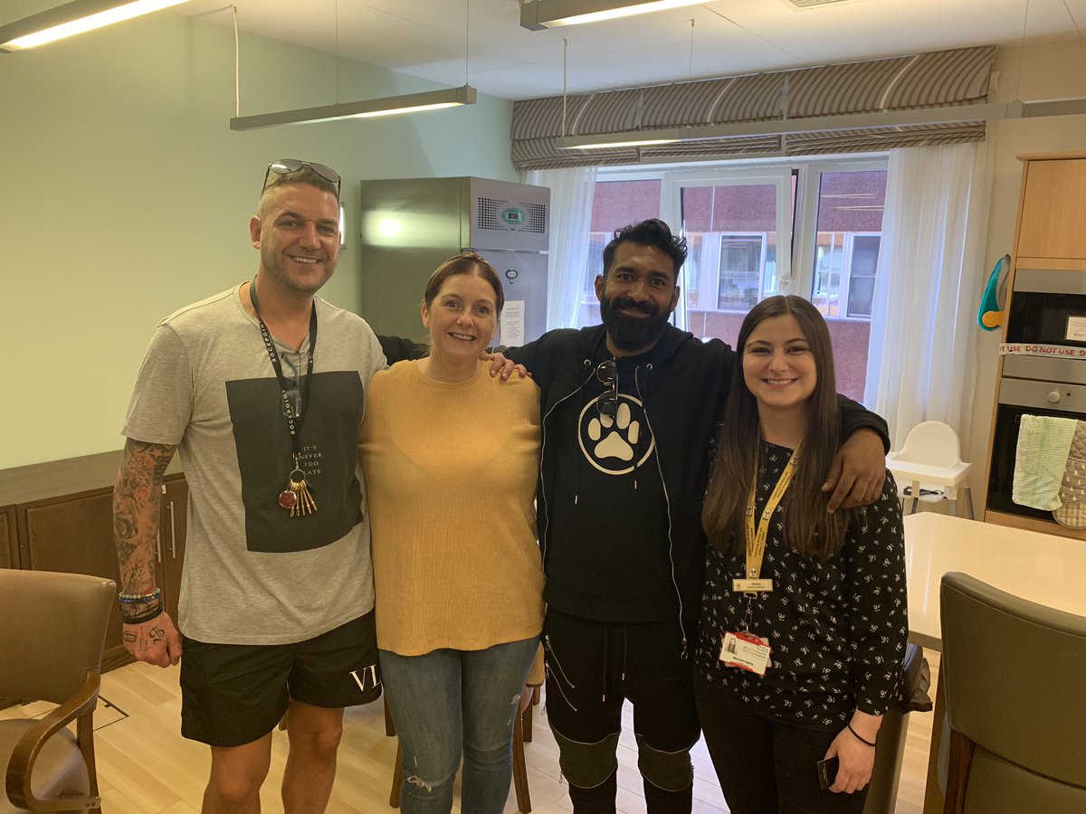 danieldaviesRPL's tweet image. Honoured to be asked to help paint the kids ward at the fantastic @RMHCUK unit at Arrow Park Hospital @NHSuk  - 7 top street artists, working free and Rockpoint Leisure will suppy all paint and logistics. The NHS staff are the real unsung heroes 🙏🏻