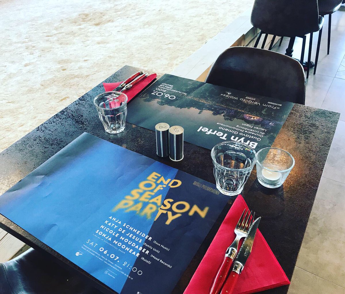 nexadmedia's tweet photo. 😋 🥂🍽🍝 Friday Lunch ! ⚡️Philharmonie⚡️#Endofseason #party @PhilharmonieLux #sirbrynterfel #concert #restaurant #lunch #weekend #placemat #network #nexad #media #luxembourg https://t.co/GrutEhHrMO