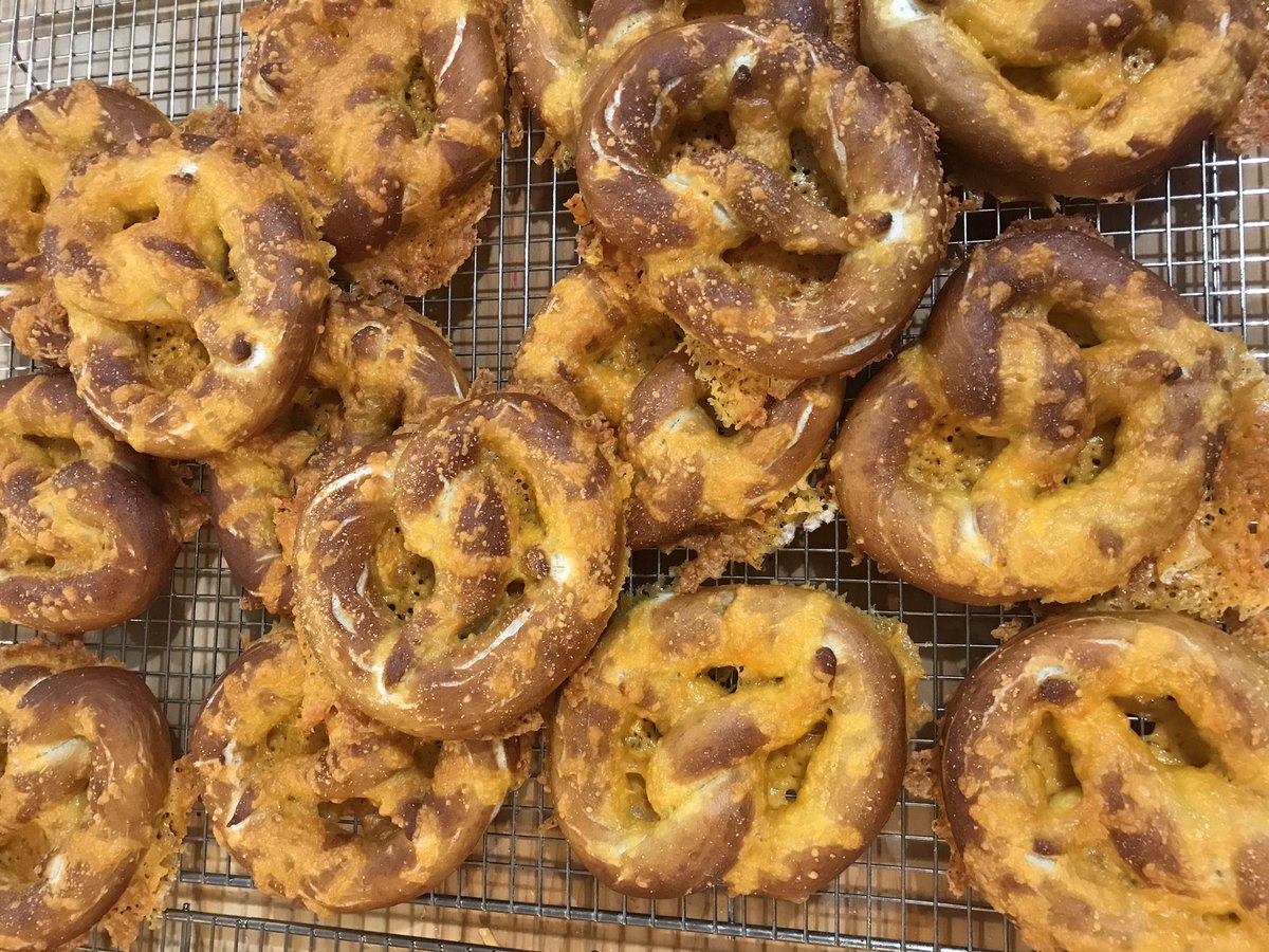 farm_bakery's tweet photo. Come check out the new market in town! @bountifulmarket @AlbertaFoodGeek @CityofEdmonton @yeggers_ @IndulgenceYEG #sourdough #slowfood #cinnamonbuns #homemadebread #farmersmarket #yeg #edmonton #softpretzels https://t.co/SQK1dUaswm