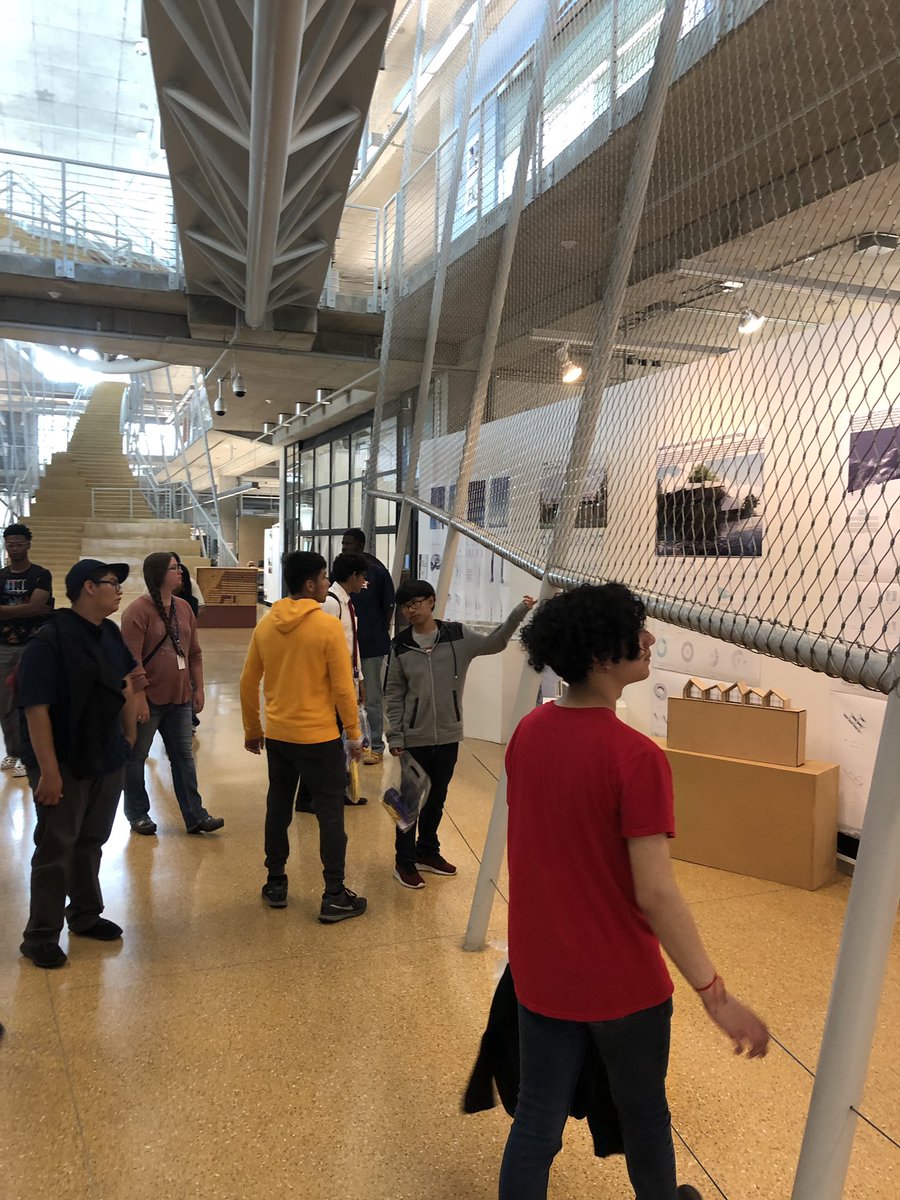 aldine_sr's tweet photo. E.P.I.C Summer Rocket Science and Architectural Engineering had an AMAZING time visiting Prairie View A &amp; M Universities College Of Engineering and School of Architecture!  They engaged in a fun competitive STEM activity, toured the School of Architecture and enjoyed campus life. https://t.co/vEJ5eyGsta