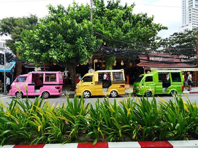 RamsyPictures's tweet photo. Transport.
Tuk-Tuk.
#patong #patongbeach #huaweip20pro #phuket #asia #banglaroad #tuktuk, #streetphotography #streetsofthailand #Ramsypictures https://t.co/cU86lE9dU1