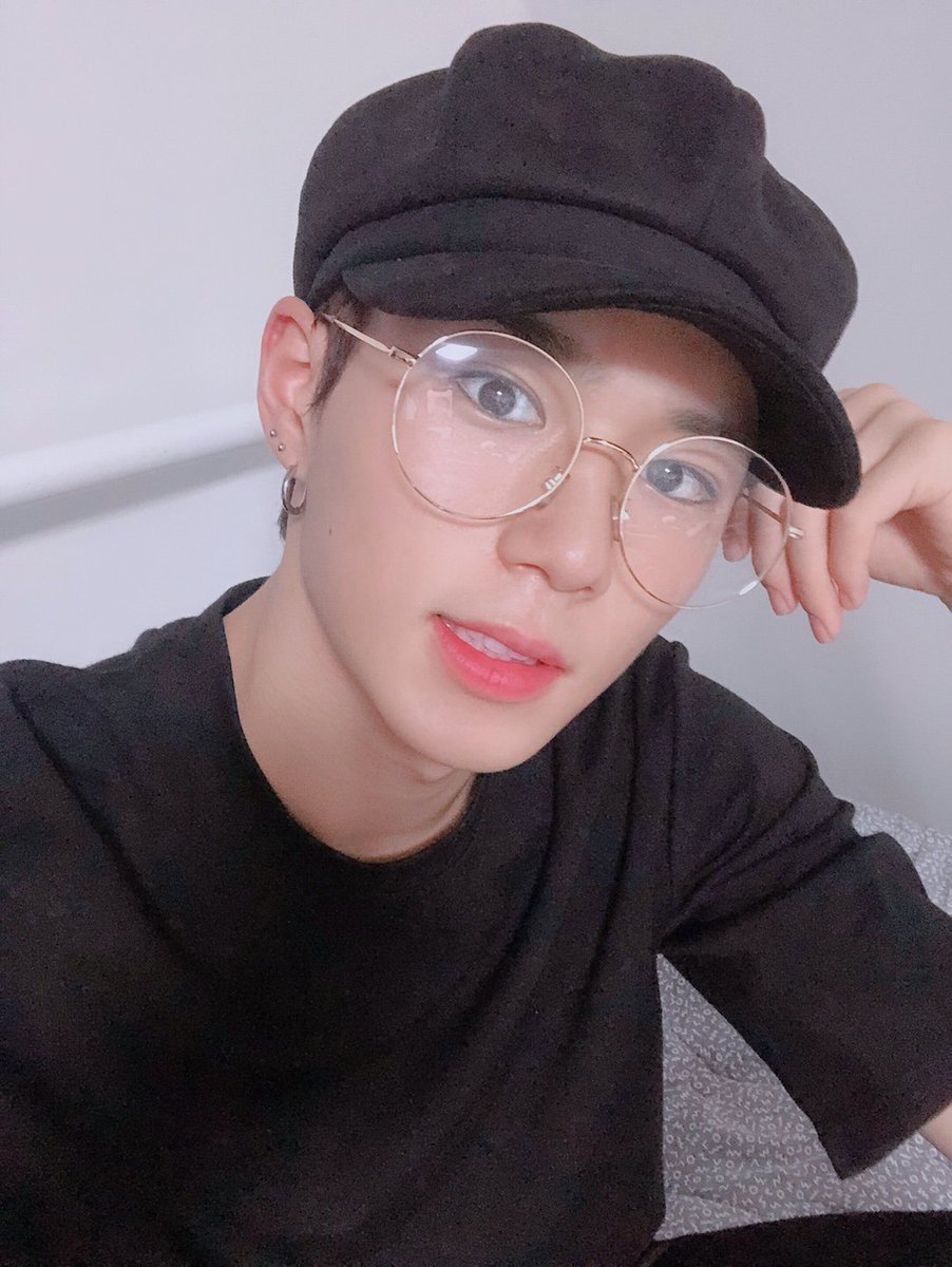 1the9__official's tweet photo. [#김준서]
제가 🍞모자 쓴 거 처음 보셨됴~? 
오늘도 사랑해요 더 예쁜 준서가 될게요❣️

#원더나인 #1THE9 #KIMJUNSEO https://t.co/vM3EcUz49a