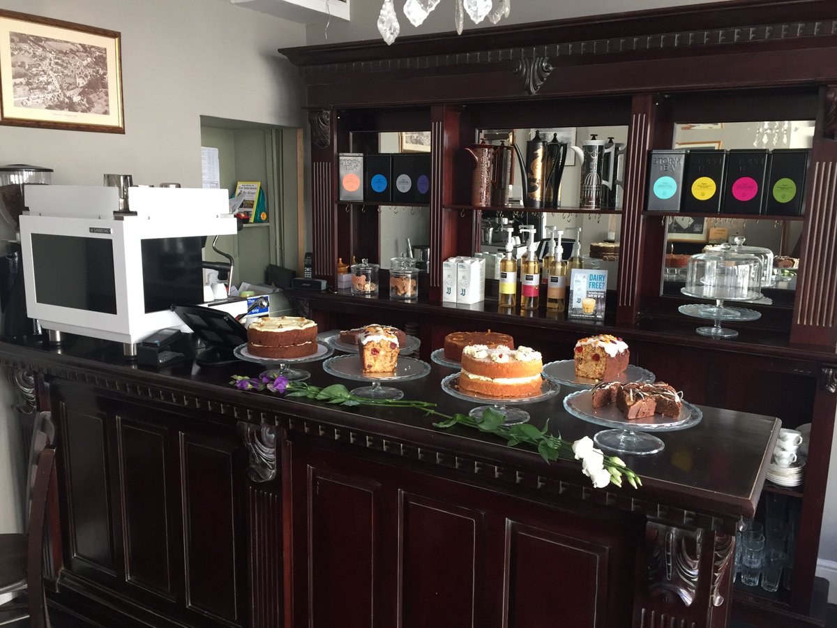 It was a lovely meeting with Alistair, the co-owner of @painswickpooch 🍰☕️
Over a delicious cup of coffee we have discussed his ideas for new business card, menus and many other designs.
#mdlkelex #local #painswick #gloucester #print #design #graphic design