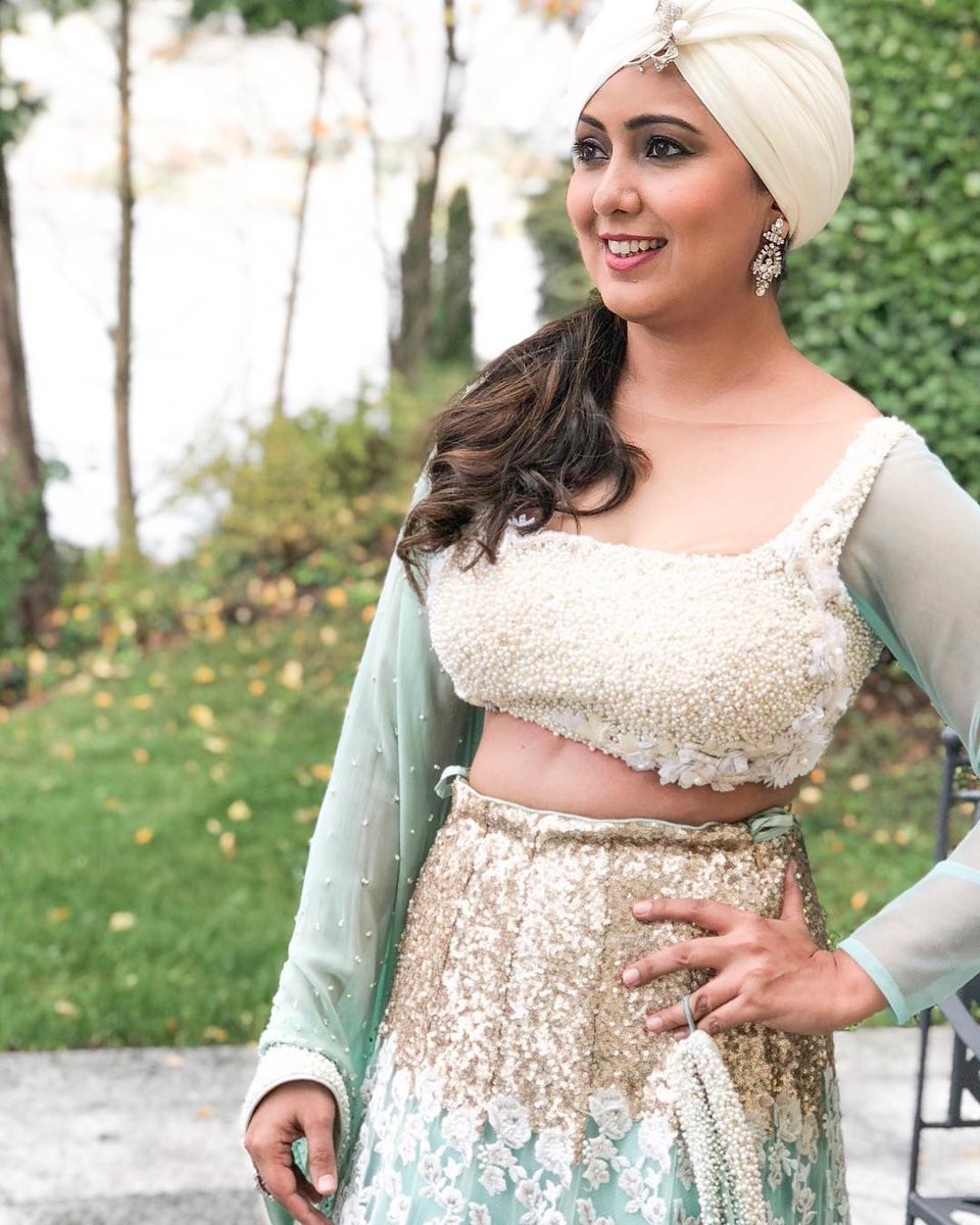 TimesFashionWk's tweet photo. • Harshdeep Kaur •
Young Sufi singer who continues to turn heads with her soulful voice but also her unique appearance. She is the only singer who made turban a cool accessory.
#FromTheFeed #InstaFashion #WorldMusicDay #SingersOfInstagram #FashionXMusic @HarshdeepKaur https://t.co/33ko3D3PP0
