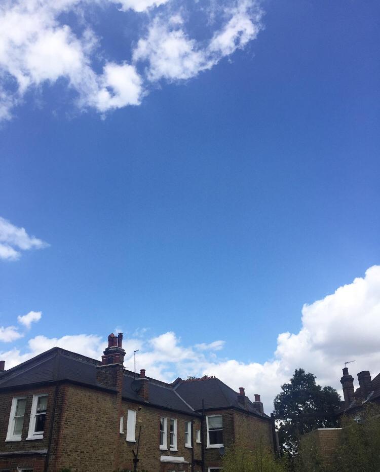 Hellooo sunshine☀️
Please stick around for the weekend😍
Happy Friday everyone!

#kelmscott #happyfriday #work #weekend #summer #sunshine #london #handyman
