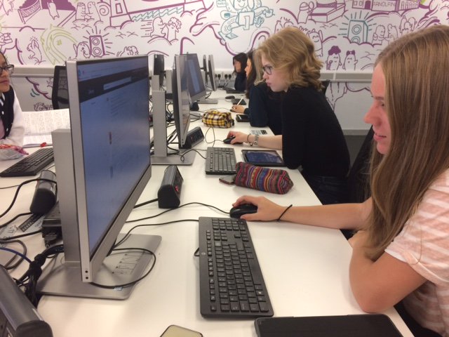 BGSBristol's tweet photo. 40 L6 students are researching in @UWEBristol Library for their independent Extended Projects alongside their A levels, or Extended Essays as part of their International Baccalaureate programmes. #IBDiploma #Alevels #EPQ #BGSSixthForm #BGSLearning https://t.co/MqCQ0IjucU