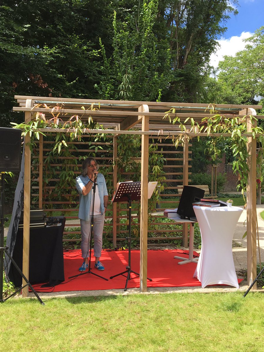 Senioriales de Tourcoing (@sentourcoing) on Twitter photo #FeteDeLaMusique2019 <a href="/SenTourcoing/">Senioriales de Tourcoing</a> barbecue party dans le jardin <a href="/franscesco/">franscesco totti</a> chanteur #residentsheureux qui prennent des forces pour l après midi dansante #FeteDeLaMusique2019 <a href="/SenTourcoing/">Senioriales de Tourcoing</a> barbecue party dans le jardin <a href="/franscesco/">franscesco totti</a> chanteur #residentsheureux qui prennent des forces pour l après midi dansante