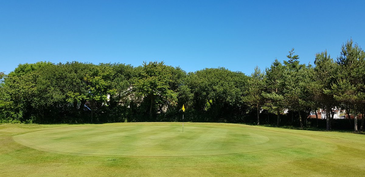 PeelGolfClub's tweet photo. It's nearly Town Cup day. The course is in superb condition (as always), look at the 18th green, it's amazing! 😍⛳ The boards are ready for tomorrow and even the weather is co-operating, it's going to be a great Saturday🏌️‍♂️🏆 #peeltowncup #westisbest #greenkeepers https://t.co/G7vltRYoYe