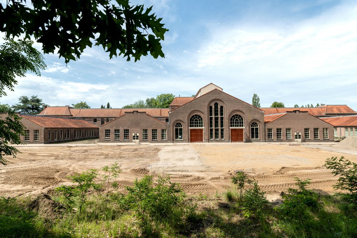 TeKaGroep's tweet photo. Sneakpreview! Er wordt momenteel hard gewerkt aan de verbouwing van evenementenlocatie de #Mauritskazerne in #Ede. Op 1 juli is het zover dan is dé officiële opening. Wil je erbij zijn? Meld je aan! https://t.co/HP438vSGA8 https://t.co/UP6QPJSvqe