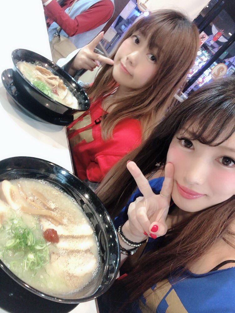 0721Anri's tweet photo. 今日も #天神ラーメン さん🍜✨
美味しすぎて、、、
私の体はラーメンで出来ています❤️w
お腹すいた?w
#天六
#FREEDOMビル
#MATSURIYA さん https://t.co/UVOabWeYP8