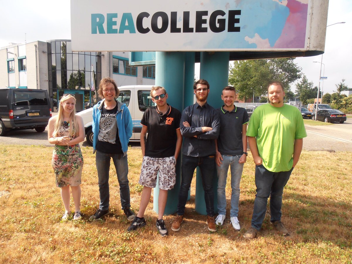 Deze jongens en meisje van de <a href="/ReaCollegeGroen/">REA College Groen</a> opleiding zijn allang geen “groentjes” meer, maar zojuist geslaagd! Gefeliciteerd allemaal!