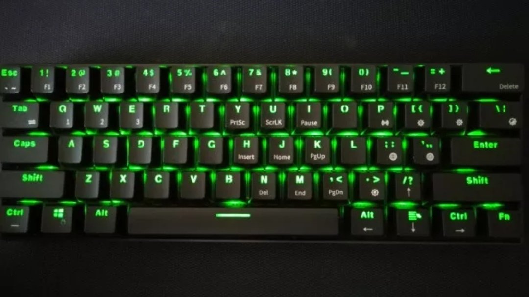 KeyBOREDing tweet picture