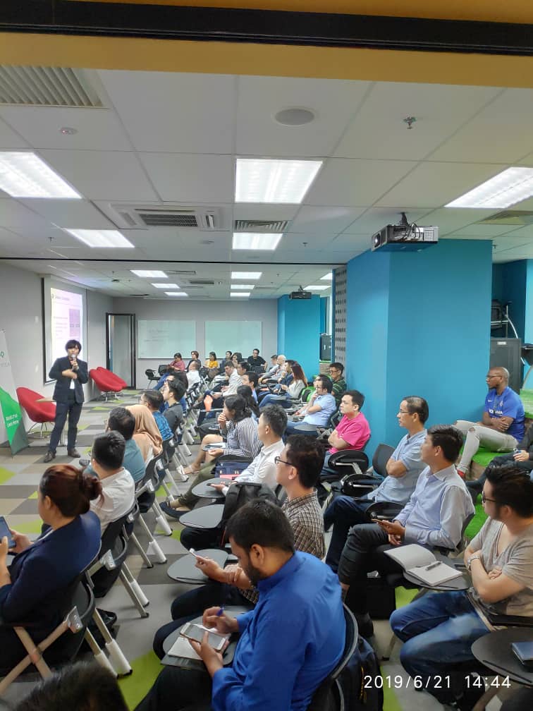 chaintopeglobal's tweet photo. COO, Mr. Junya Yoshizaki presenting at a #GBEC event organized by Chaintope Malaysia in line with Malaysian Tech Week held at Orbit earlier today. The main topic that was discussed was Blockchain and How it helps with traceability in the Supply Chain Industry. #malaysiantechweek https://t.co/Z5Wf0PQknh