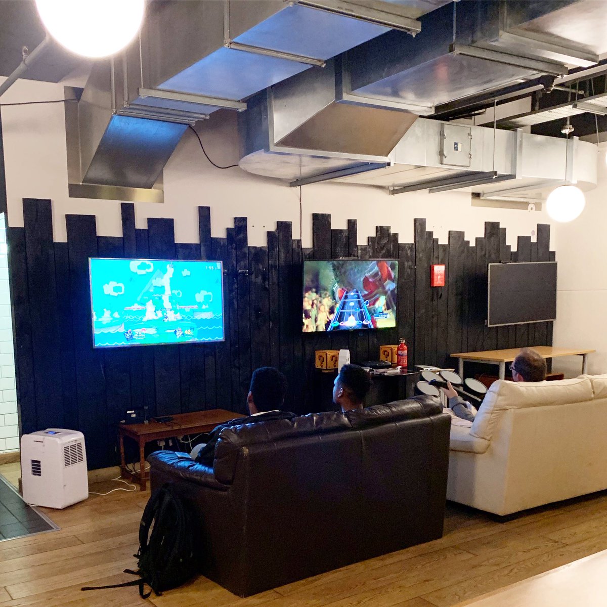 The_CTRL_Pad's tweet photo. Itโs FRIDAY ๐๐ผ Come and kick off your weekend here at The CTRL Pad.
Weโre located inside of The Gate so weโre in the perfect place for you to join us after work or for a pre-night out game ๐ฎ
#gamingcommunity #thegatenewcastle #gamers #newcastle #thectrlpad #videogaminglounge https://t.co/eaWC3nhyiC