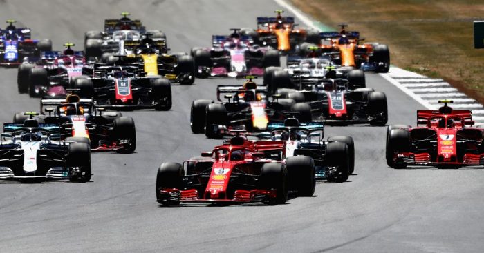 F1Turkiye1's tweet photo. Formula 1'de sezonun 8'inci yarışı Fransa GP'de start alacak. Yarışın heyecanı bugünkü antrenman turlarıyla başladı, antrenman turlarının en hızlı pilotu Lewis Hamilton ile Mercedes takımı oldu. 

#Formula1 #F1 #f12019 https://t.co/VsDANauxms