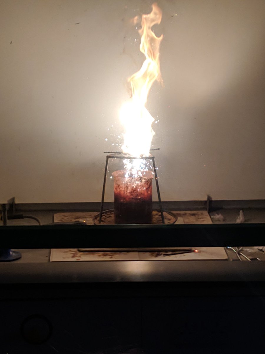 HSLC_Science's tweet image. Year 6 science morning was amazing. Students had plenty of fun, they all had the chance to experience chemical reactions, static electricity, Bunsen burners and sparklers. Big thank you to all of the primary schools that turned up. (1)