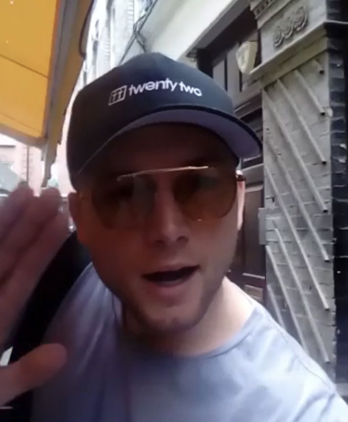 taronegertuns's tweet image. I'm fucking wheezing the change in his face when he realizes it's a video message for "the Danielle he knows" why is he so good to me 😭😭😭