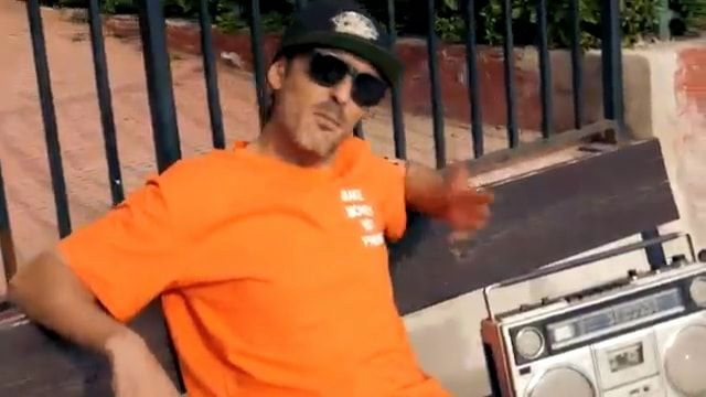 akaElProf's tweet photo. Krumpeando, vídeo con nuevo tema, ya en Youtube: https://t.co/rYS6vuYkts … … … https://t.co/jNkCwfPkdP